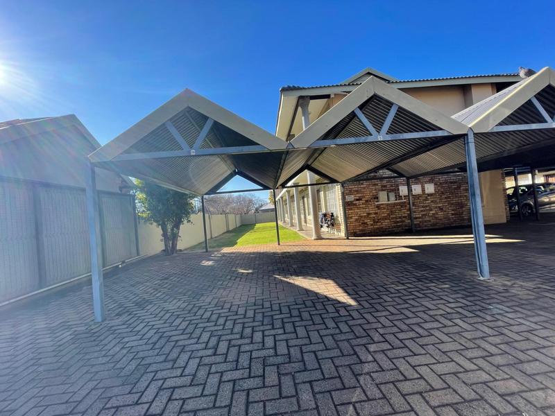 To Let 1 Bedroom Property for Rent in Kannoniers Park North West